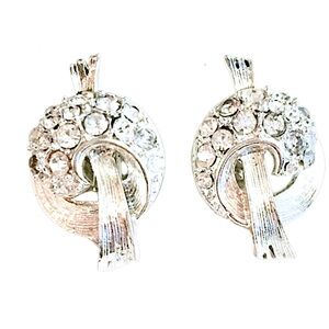 LISNER Rhinestone Silver Earrings Clip on